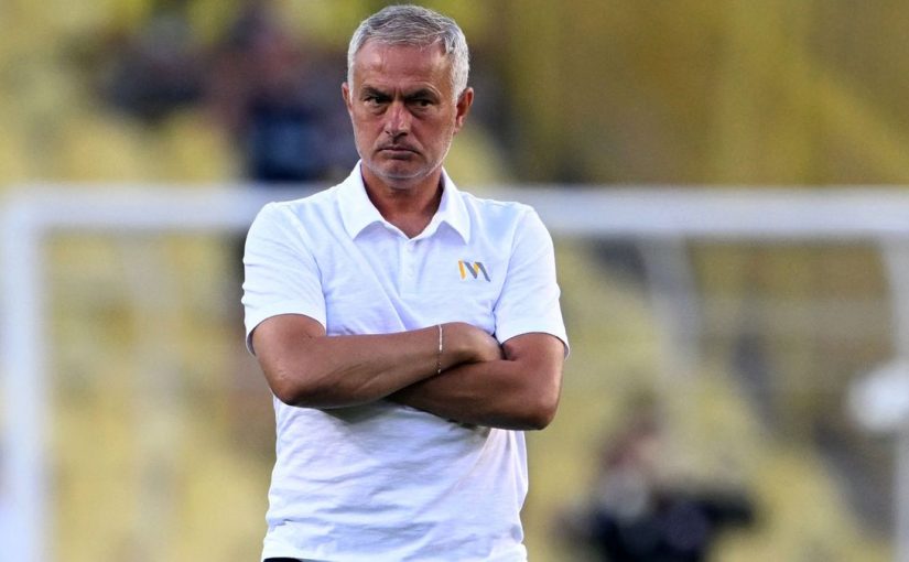 Mourinho pronto a tornare in panchina: il portoghese è vicinissimo al Benfica