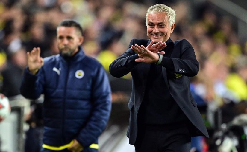 Fenerbahce-Lione, Mourinho attacca Mazzoleni: “È molto famoso in Italia… Il VAR deve aiutare l’arbitro, ma lui non l’ha fatto”