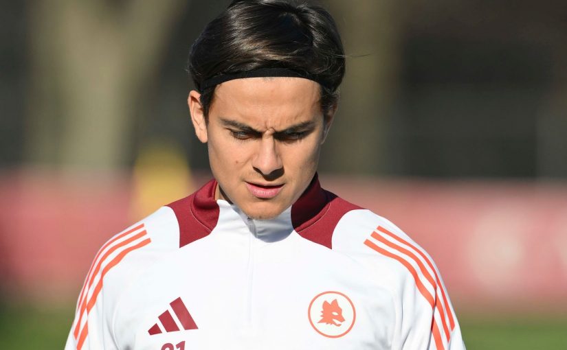 E la proprietà fa gli auguri con Dybala…