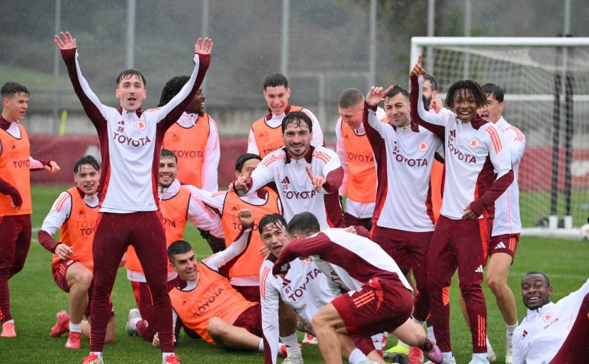 Dybala e compagni festeggiano la vittoria in partitella: il team bianco ‘rovina’ lo scatto. Saelemaekers: “Sconfitta per colpa di Angelino” (FOTO)