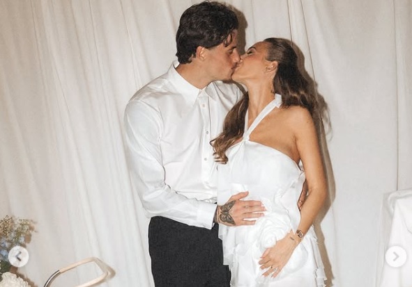 Instagram, nozze civili per Svilar. La moglie: “Orgogliosa di noi” (FOTO)