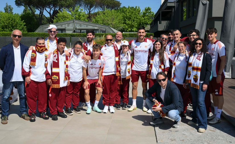 Giubileo della Disabilità, AS Roma for Special incontra la Prima Squadra. Pellegrini: “Loro un esempio per noi” (FOTO e VIDEO)