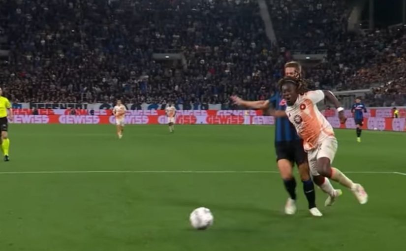 Open VAR, Rocchi: “Il contatto Koné-Pasalic? Siamo coerenti, questo non può essere fallo. L’obiettivo è ridurre i rigori leggeri” (VIDEO)