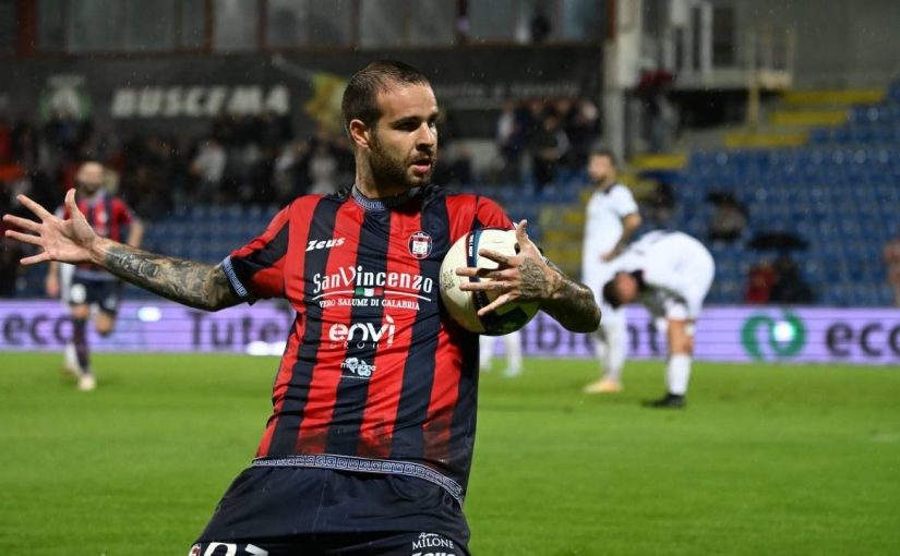 Tumminello: “Tre crociati rotti, ero considerato ‘zoppo’. Ho pensato al ritiro, ora sogno la promozione in Serie B”