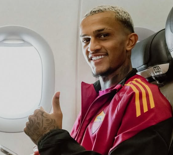 Social, la Roma augura buon compleanno a Wesley (FOTO)