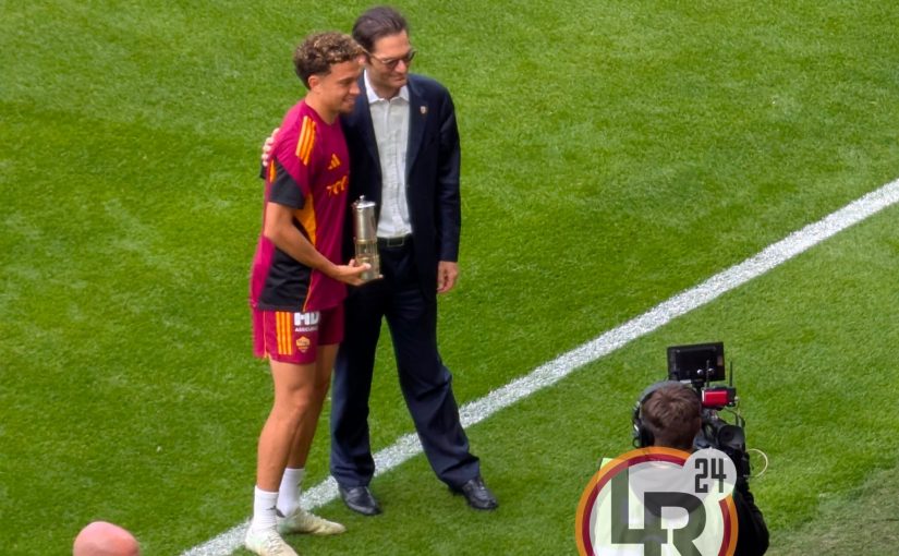 Lens-Roma: El Aynaoui premiato dalla sua ex squadra nel prepartita. Applausi dei tifosi francesi (FOTO)
