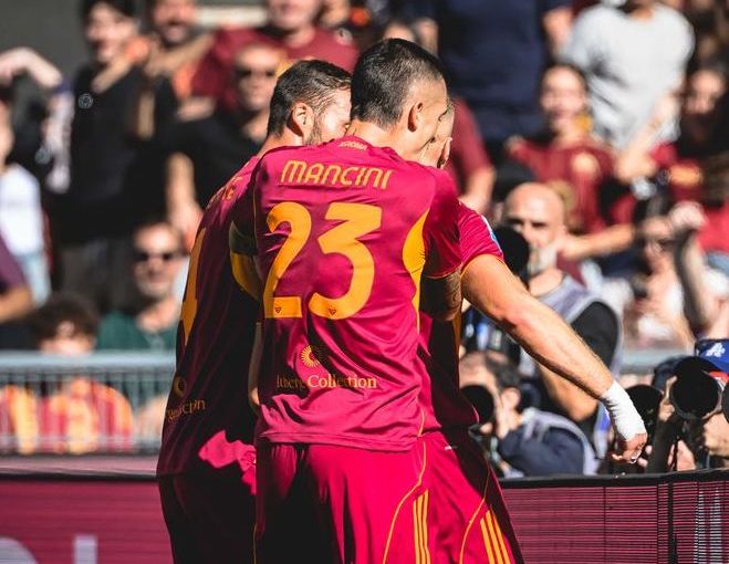 Instagram, Mancini: “Partita tosta da squadra unita”. Dovbyk: “Grazie per il supporto”. Soulé: “Contento del mio primo gol in questo stadio magnifico”. Ziolkowski: “Felice dell’esordio”. Svilar: “Avanti Roma” (FOTO)
