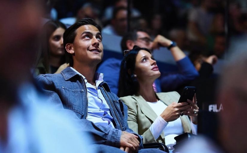 Instagram, relax per Dybala e Oriana a Milano: “Qualche giorno con gli amici”. E gli scatti con la famiglia Morata (FOTO)