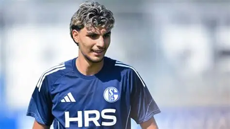Calciomercato Roma: per la difesa piace il giovane Ayhan dello Schalke. Costa 8 milioni