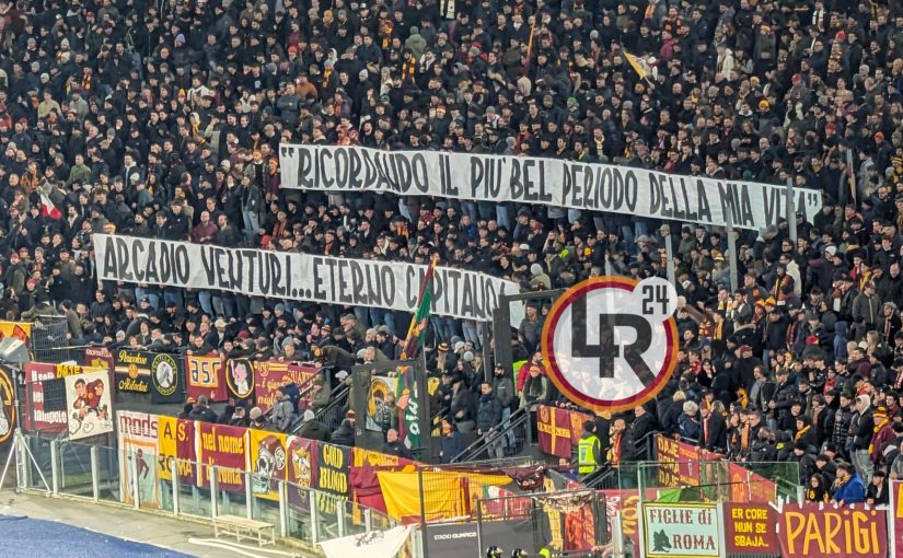 Roma-Como, l’omaggio della Curva Sud: “‘Ricordando il più bel periodo della mia vita’. Arcadio Venturi… eterno capitano!” (FOTO)