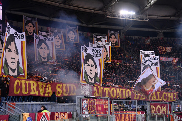 Roma-Milan, la richiesta della Sud sulla coreografia per stasera: “Alzate i cartoncini solo quando verrà sollevata la bandiera di De Falchi”