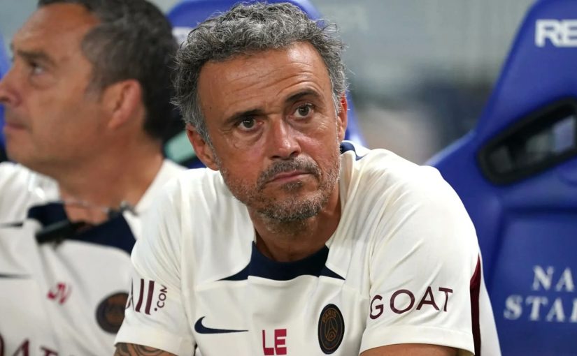 PSG, Luis Enrique e l’idea delle espulsioni a tempo: “Dobbiamo continuare ad evolverci come sport”