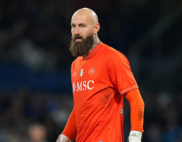 Napoli, elongazione al bicipite femorale per Milinkovic-Savic: sarà out contro la Roma il 15 febbraio