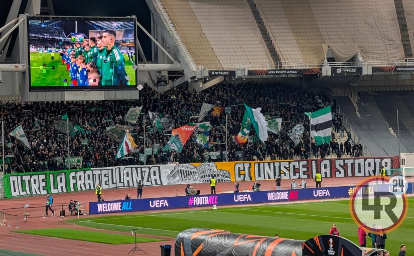 Panathinaikos-Roma, lo striscione condiviso tra i tifosi delle due squadre: “Oltre la fratellanza, ci unisce la storia” (FOTO)