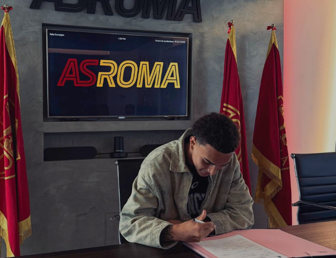 FOTO – Ufficiale: Sperlonga ha firmato il primo contratto da professionista con la Roma