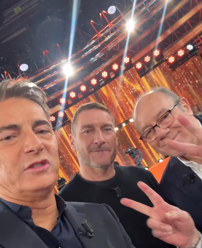 VIDEO – Instagram, Totti e Verdone ospiti de L’Eredità. Il comico parlando dell’ex numero 10: “Oggi qui c’è la Curva Sud!”