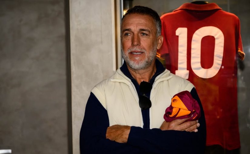 Instagram, Batistuta nomina Totti e Cafu nella sua top 5: “Totti? Ti dava il pallone come lo volevi. Sapeva sempre cosa fare” (VIDEO)