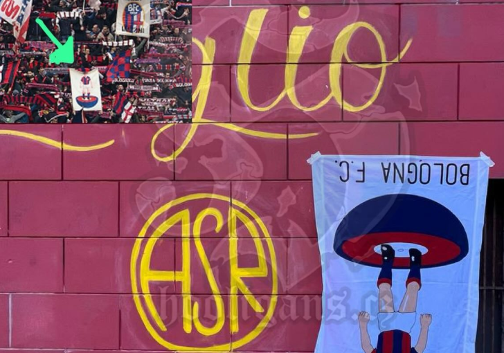 Bologna-Roma: gli ultras giallorossi rubano uno stendardo dalla curva rossoblù (FOTO)
