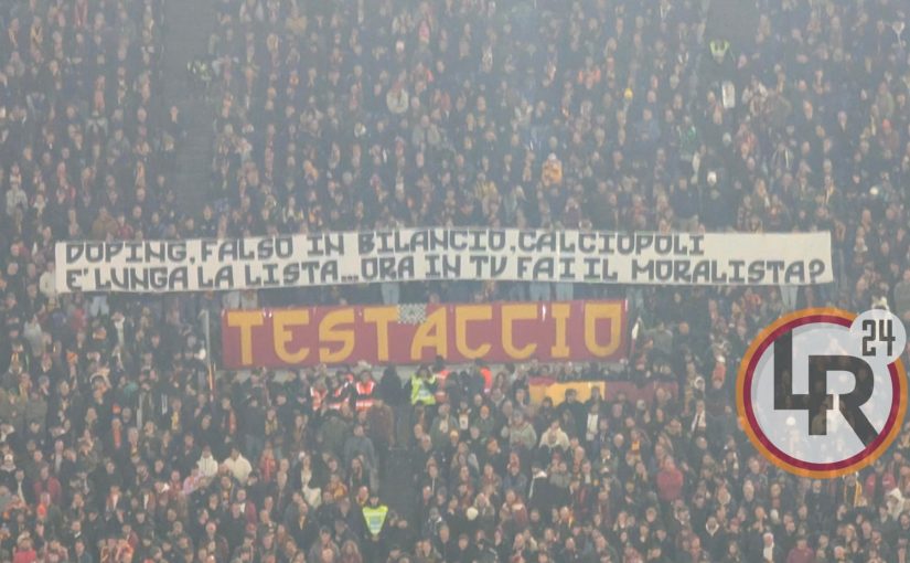 Roma-Juventus, striscione contro i bianconeri: “Doping, falso in bilancio e Calciopoli, è lunga la lista…”. Poi la frecciatina a Chiellini: “Ora in tv fai il moralista” (FOTO)