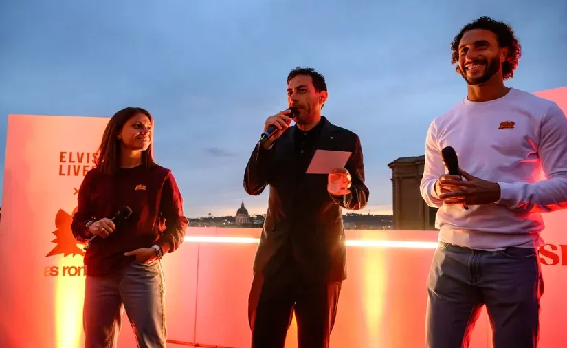 As Roma: presentata la nuova collezione Elvis Lives. Presenti Hermoso e Giugliano (FOTO)