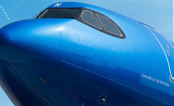 Ita Airways, ecco l’aereo dedicato a De Rossi: “Celebriamo un fuoriclasse italiano” (FOTO)