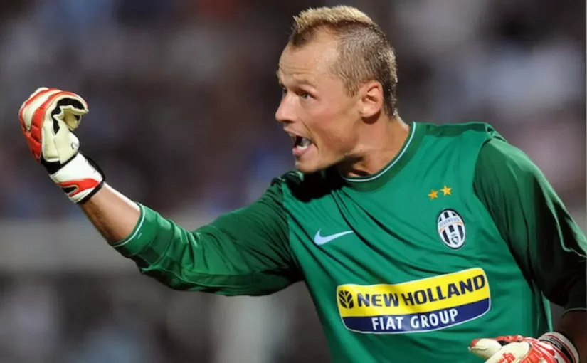 Lutto nel mondo del calcio: morto l’ex portiere Manninger