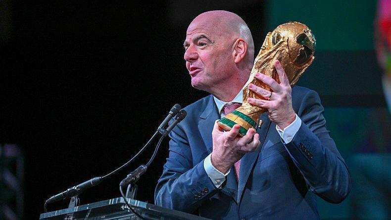 Italia, niente ipotesi ripescaggio: Infantino conferma la presenza dell’Iran al Mondiale 2026