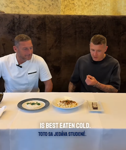VIDEO – Totti alla scoperta della cucina slovacca con Kucka: “Pesce con la maionese? Mamma mia..”