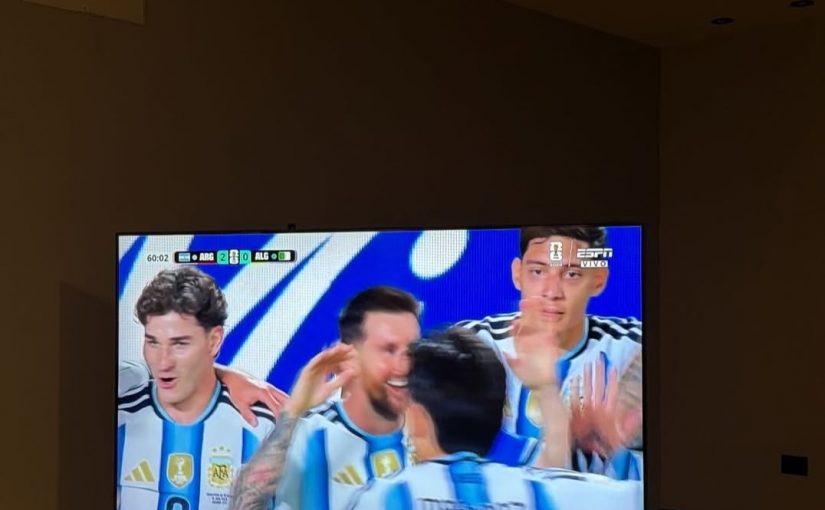 Instagram, Soulè esalta Messi dopo la tripletta all’Algeria: “Che animale”