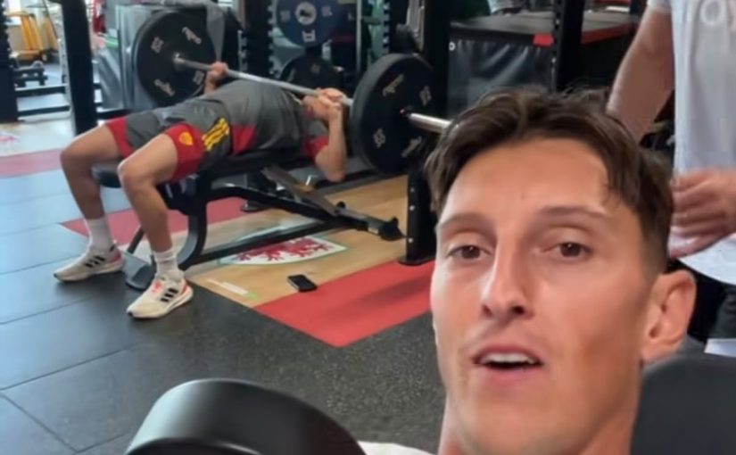 VIDEO – Gollini sprona Pisilli durante l’allenamento con la panca piana: “Vai Piso! Forza!”